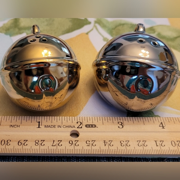 Salt & Pepper Shakers - Picture 2 of 4